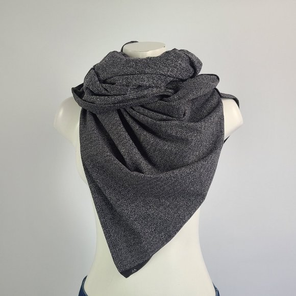 Lululemon Vinyasa Scarf 🩶 - Picture 1 of 4